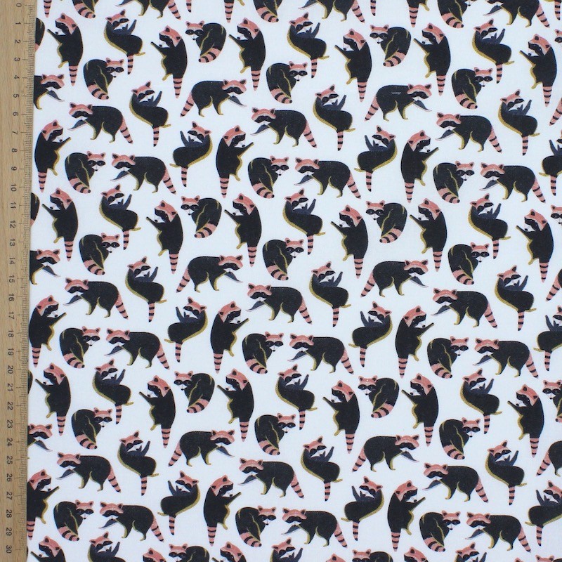 Cotton printed with racoons