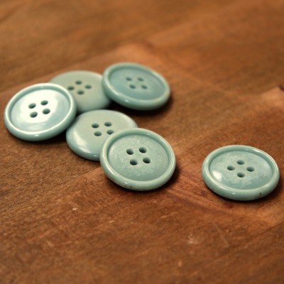 Resin button - opaline green