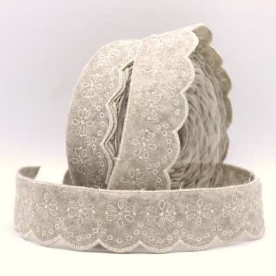 Embroidered felt ribbon - beige