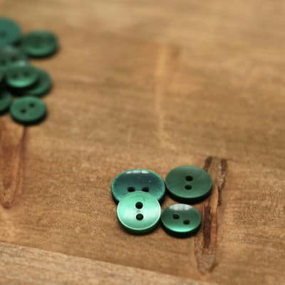 Resin button - green