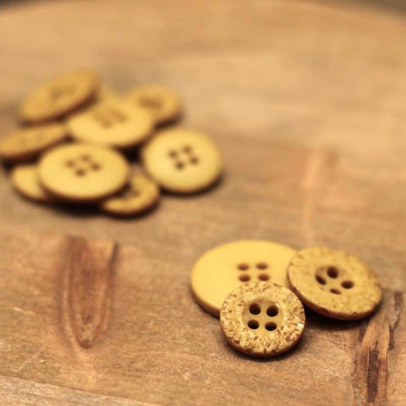 Resin button - mustard yellow