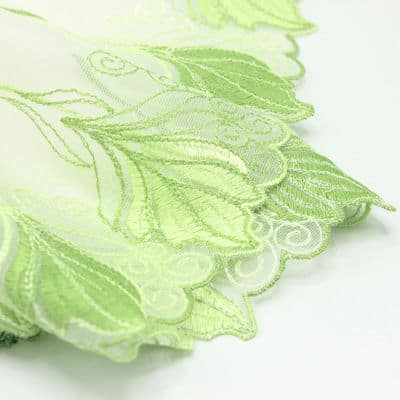 Tulle brodé feuilles - vert 