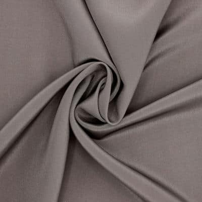 Tissu crêpe envers satin taupe