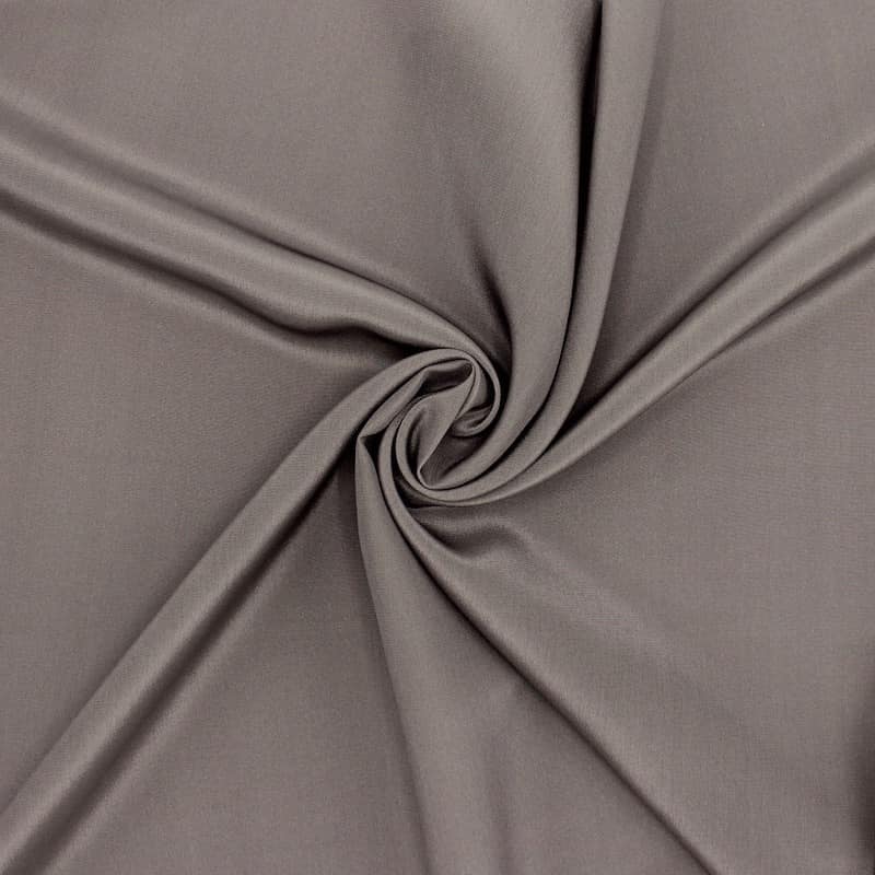 Tissu crêpe envers satin taupe