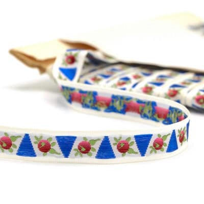 Ribbon with embroidered flowers - off-white