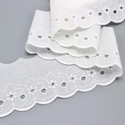 Broderie anglaise