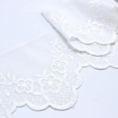 Embroidered ribbon - white