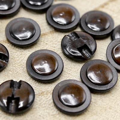 Resin button - cachou brown