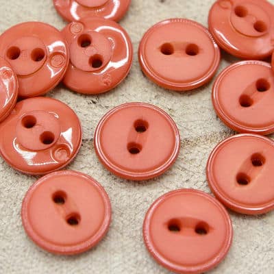 Round resin button - crimson 