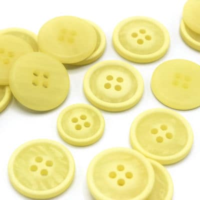 Fantasy button - yellow