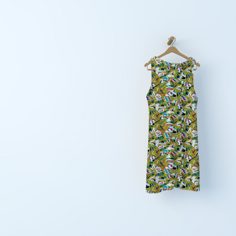 100% viscose met bloemen - mosterdgeel