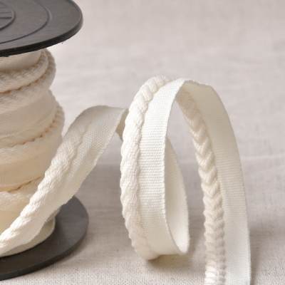 Piping cord with herringbone pattern - off-white