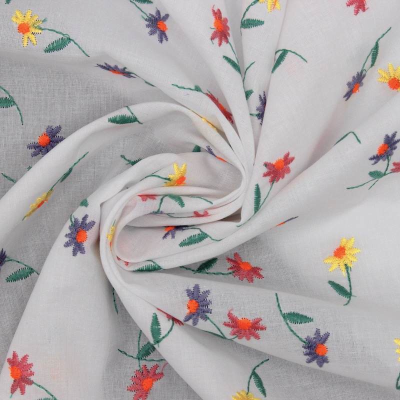 Cotton voile embroidered with flowers - white