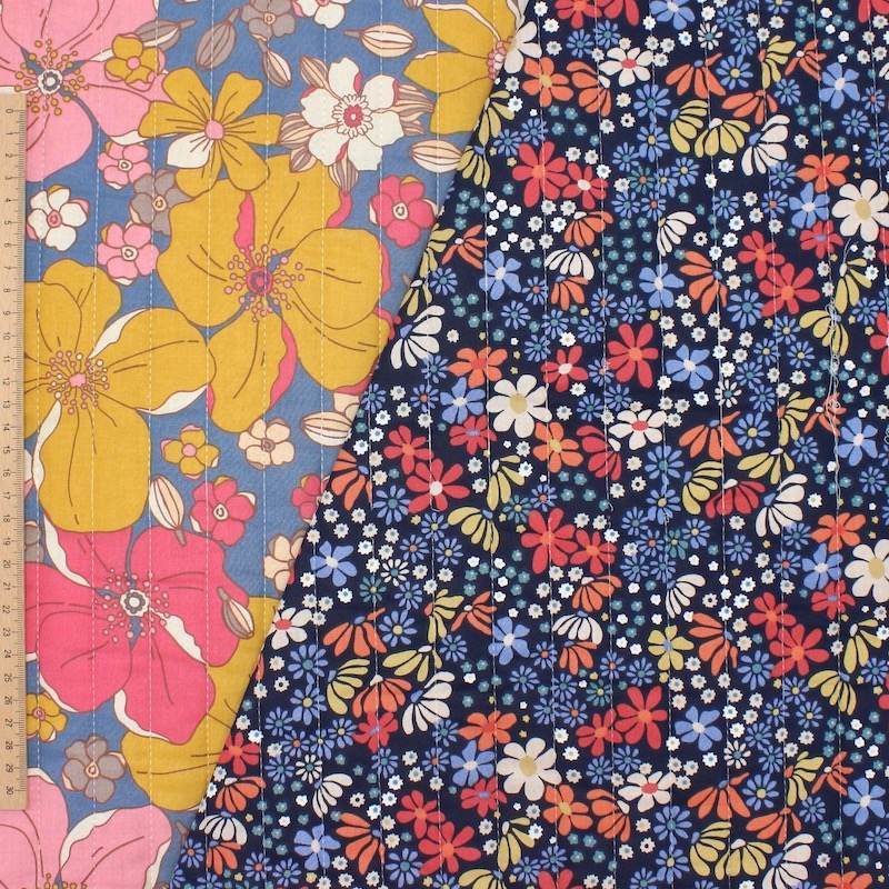 Double-faced floral quilted fabric - blue/navy blue