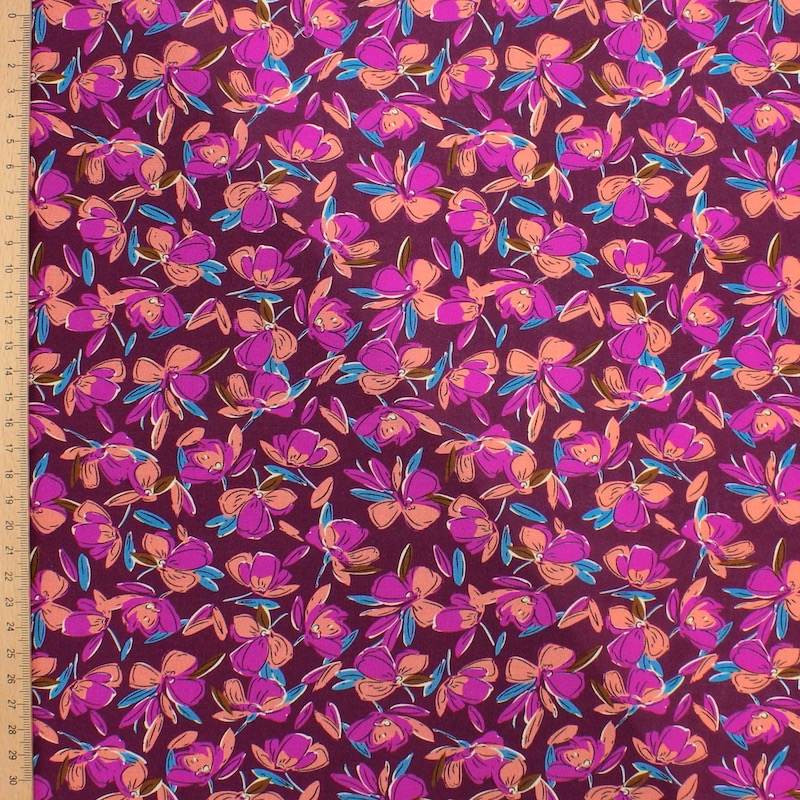 100% viscose stof met bloemenprint - pruim