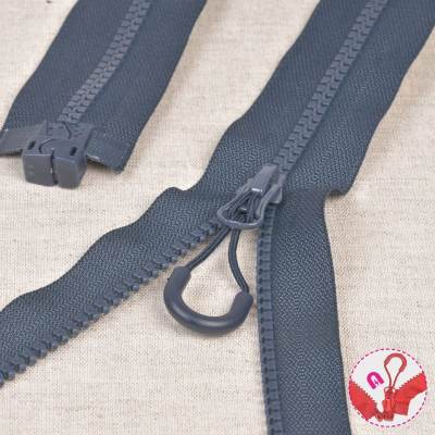 Magnetic navy separable zip