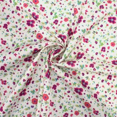 Viscose stof met bloemen - gebroken wit